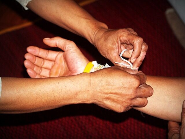 Cómo aplicar base en piel madura