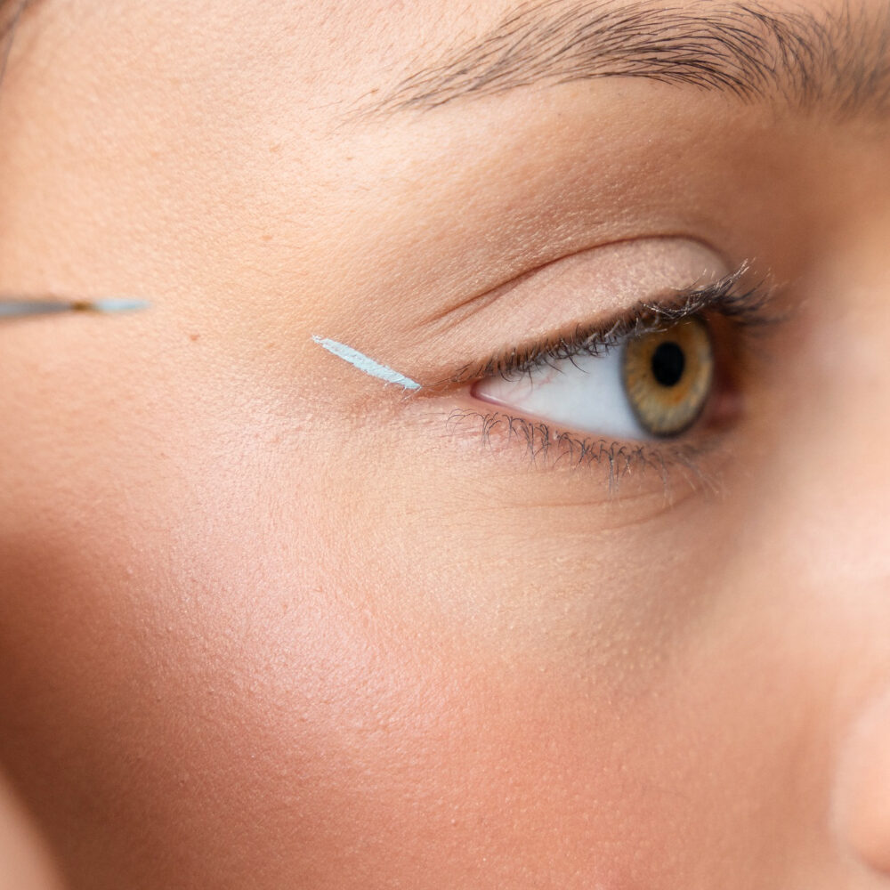 Cómo hacer la raya del ojo