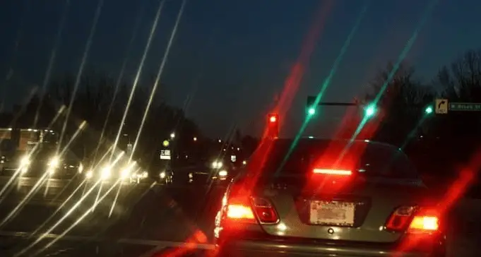 Cómo se ven las luces con astigmatismo